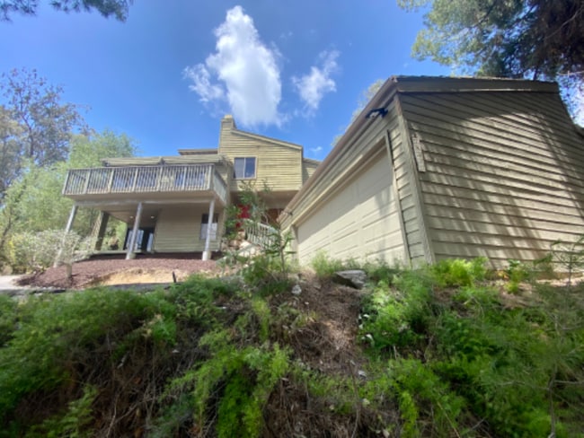 Building Photo - 28330 Meadow Glen Way W