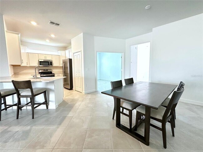 Foto del edificio - 8225 Shr Lk Dr