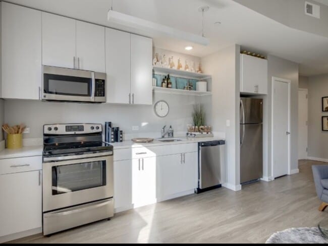 Building Photo - 500 Park Avenue