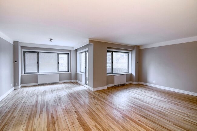 Building Photo - 3468 Rue Drummond