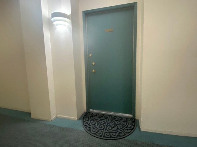 Foto del edificio - Cozy and Convenient 1bed 1 bath condo in E...