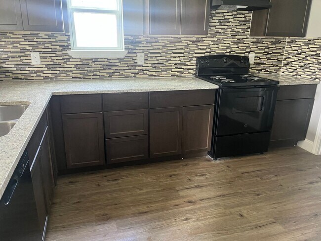Building Photo - 3005 Arapaho Rd
