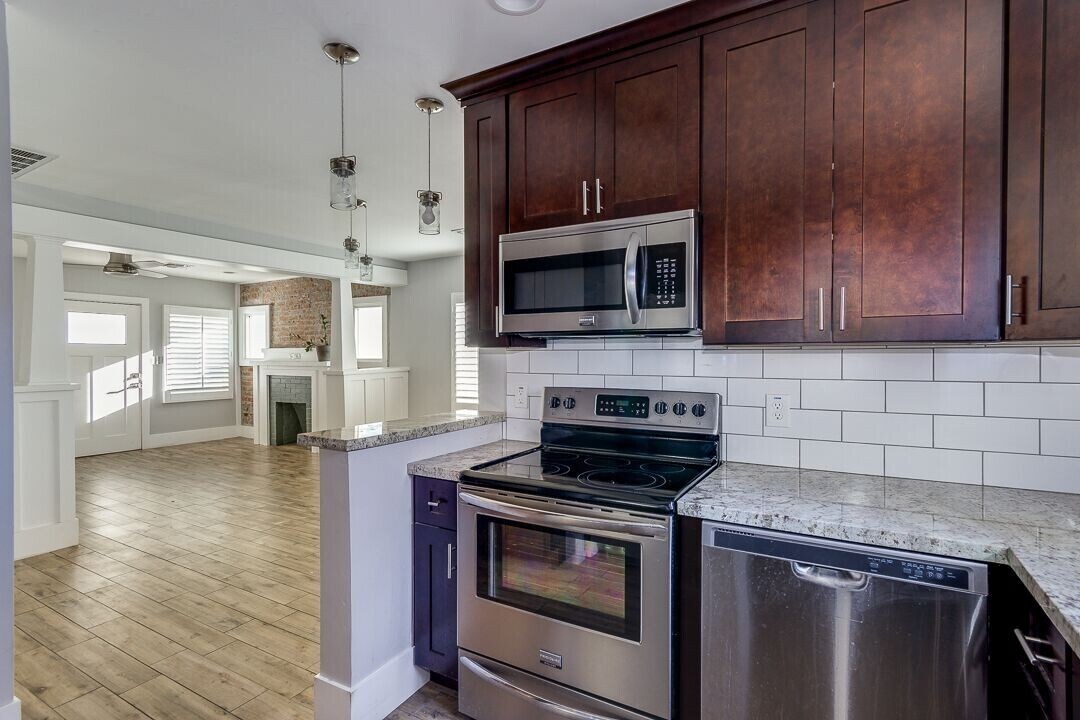 517-523 W. Roosevelt St. - 517-523 W. Roosevelt St.