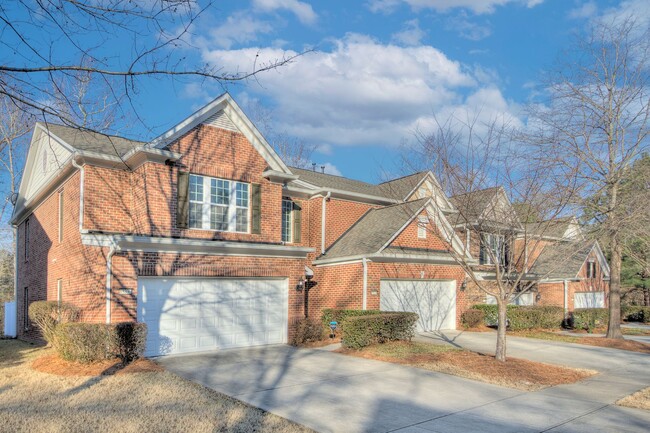 Building Photo - Nestled in the sought-after Ballantyne area