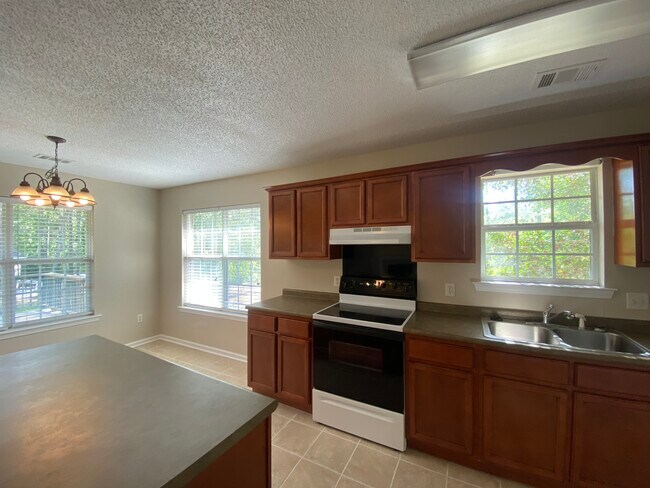 Foto del edificio - 802 King Arthur Dr