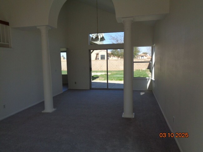 Foto del edificio - Rancho Vista 2 Story Home Offering 2454 sq...