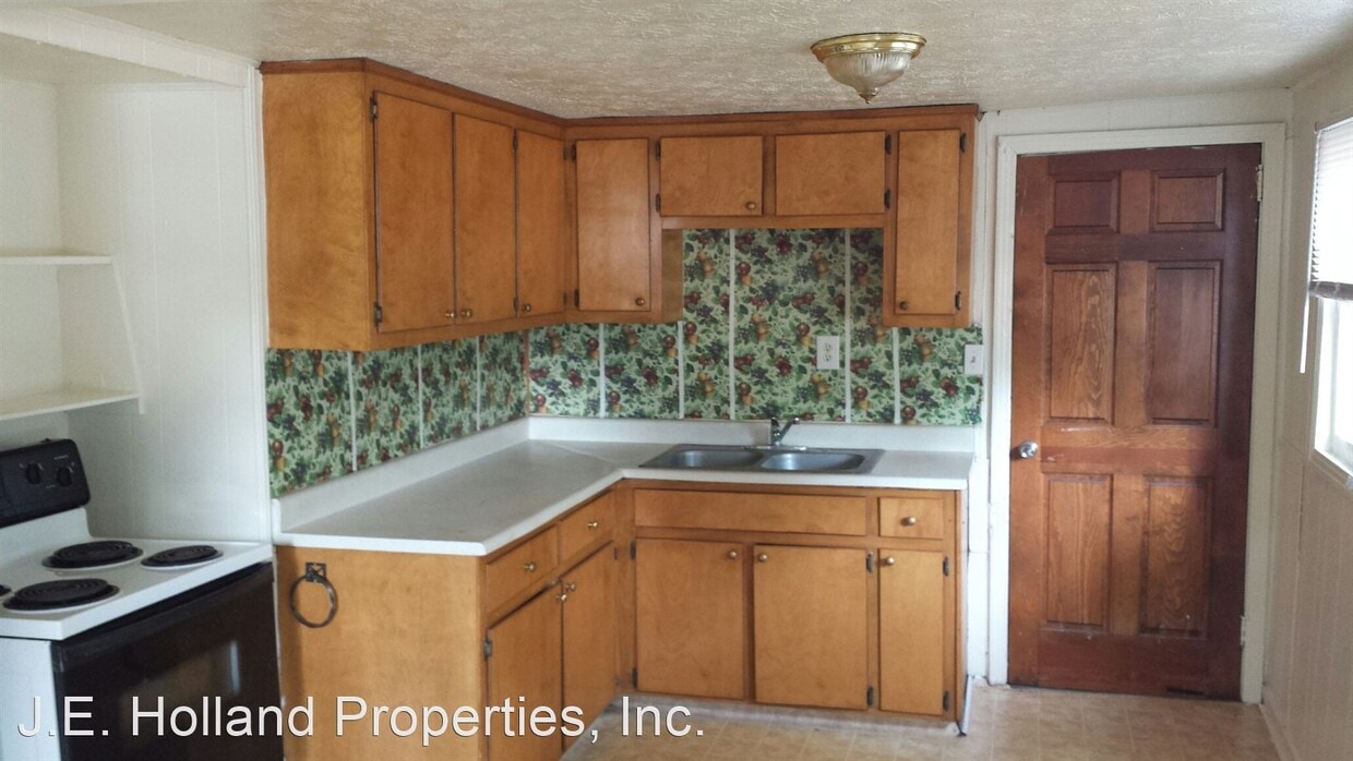 Building Photo - 2 br, 1 bath House - 252 Century Street