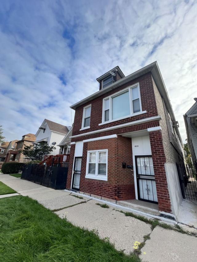 Building Photo - 3 bedroom in Chicago IL 60632