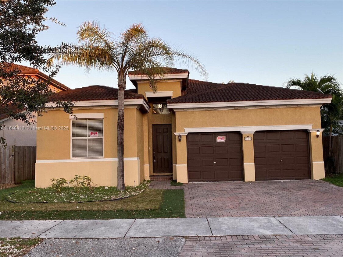 Foto principal - 18375 NW 88th Pl