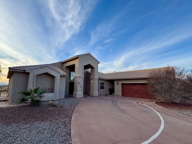 Foto del edificio - Beautiful golf course retreat