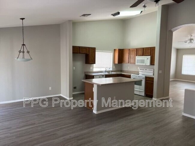 Building Photo - 18053 N 111th Dr