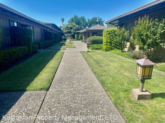 Building Photo - 2 br, 2 bath House - 1077 Rivara Road #105
