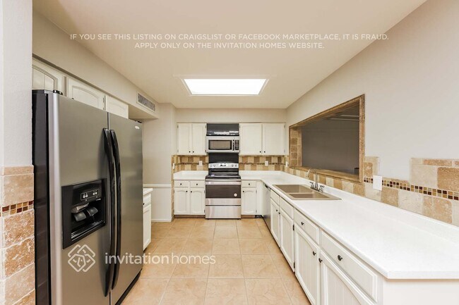 Foto del edificio - 5141 W Larkspur Dr