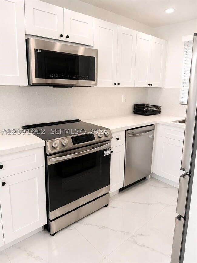 Foto del edificio - 10851 SW 2nd St