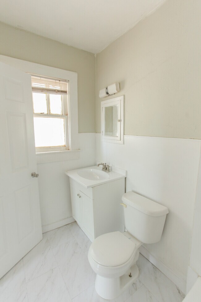 Foto del edificio - 104.5 W 13th St