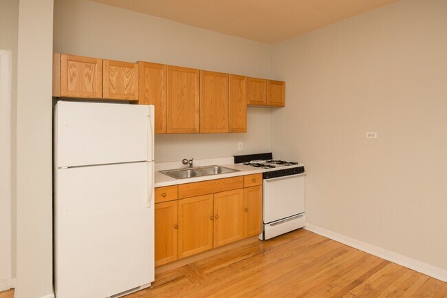Building Photo - 1055 W George St