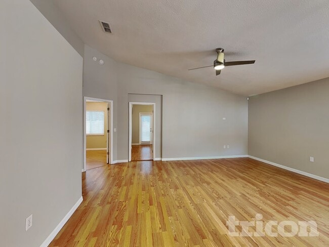 Building Photo - 11008 Millbury Ct