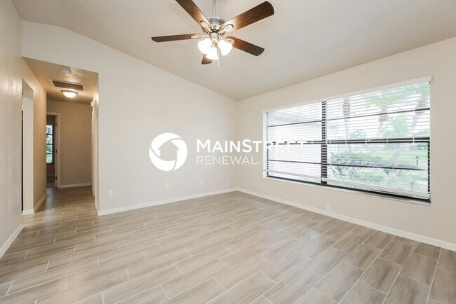 Foto del edificio - 3 Bedroom Pet-Friendly Home in Cape Coral, FL with Main Street Renewal
