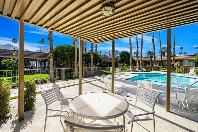 Foto del edificio - 76705 Sandpiper Dr