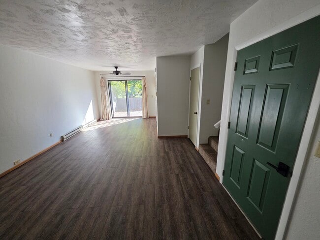 Building Photo - 850 Shenandoah Dr