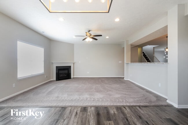 Foto del edificio - 380 Thunderwood Dr