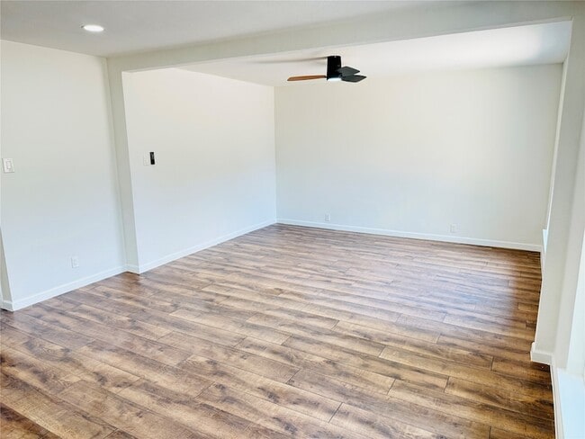 Foto del edificio - 740 Bimebella Ln