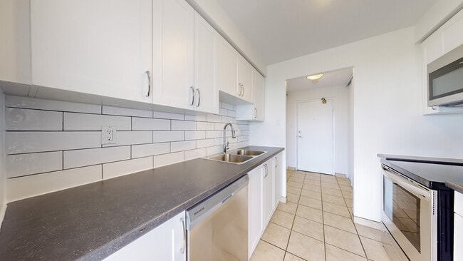 Building Photo - 500 PROUDFOOT LANE