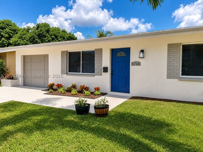 Foto del edificio - 5716 NW 70th Terrace