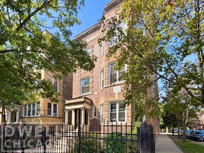 Building Photo - 1518 N Kedzie Ave