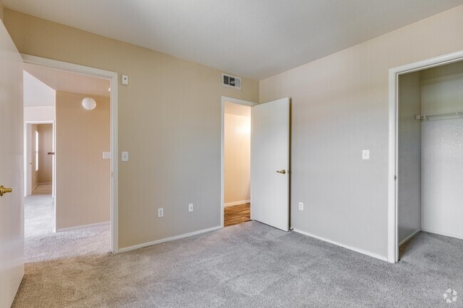 2 BR, 2 BA (Classic) - 900 SF - Pinehurst Condominiums