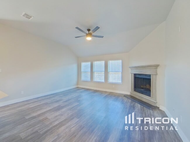 Foto del edificio - 1025 N Churchill Dr