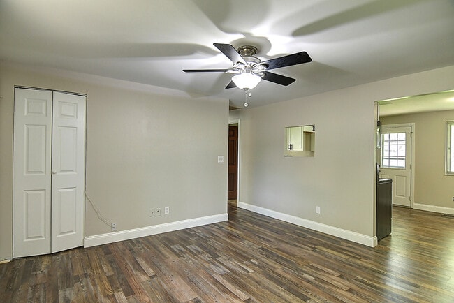 Building Photo - 7371 Cedar Knolls Dr