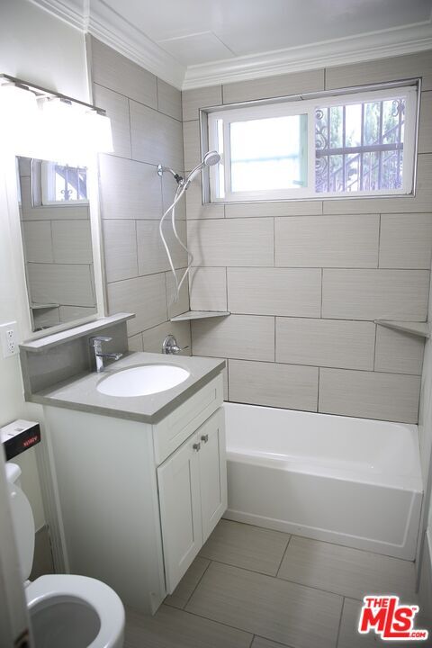 Foto del edificio - 1154 N Virgil Ave