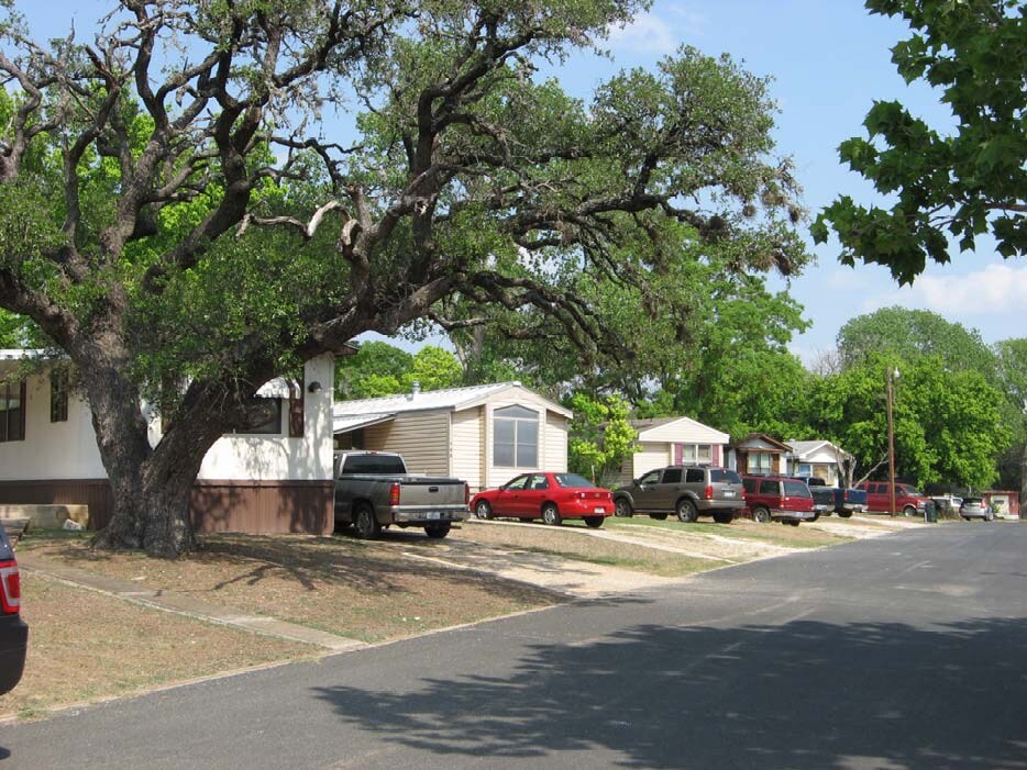 Oak Grove Mobile Home Park Apartments in Kerrville, TX