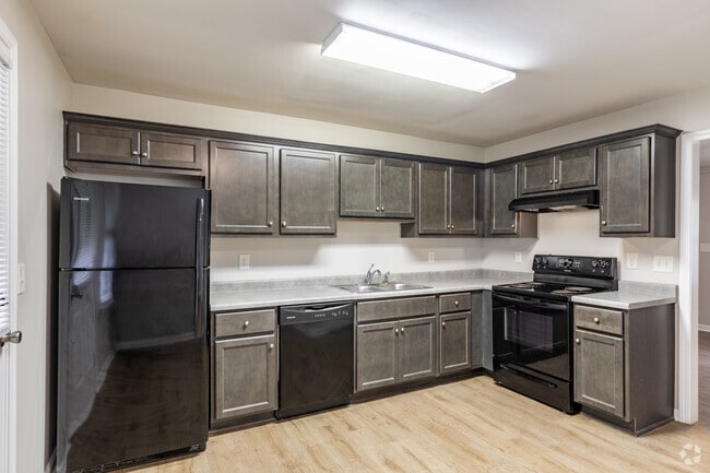 2BR, 1BA - 840SF - 360