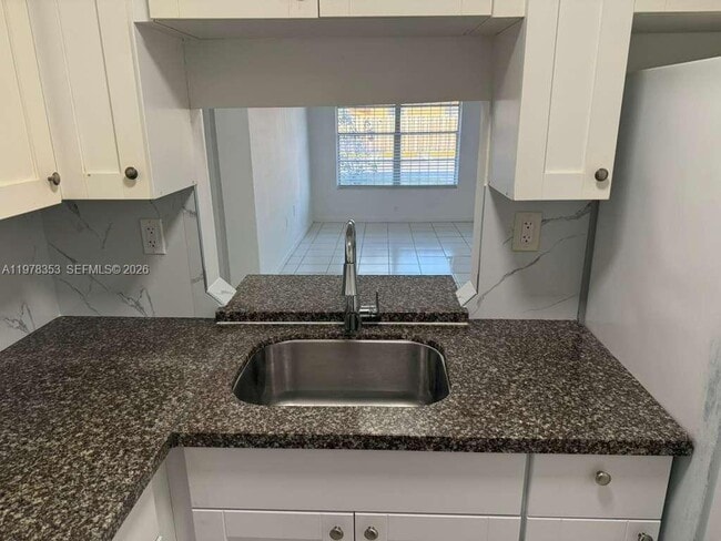 Foto del edificio - 271 NW 177th St