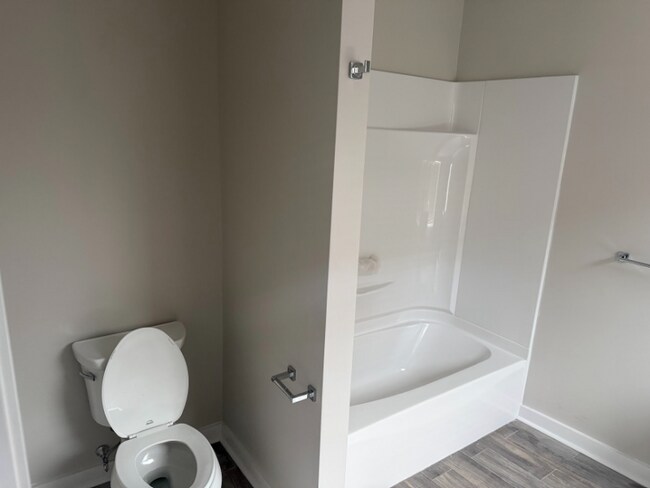 Building Photo - 501 Linden St