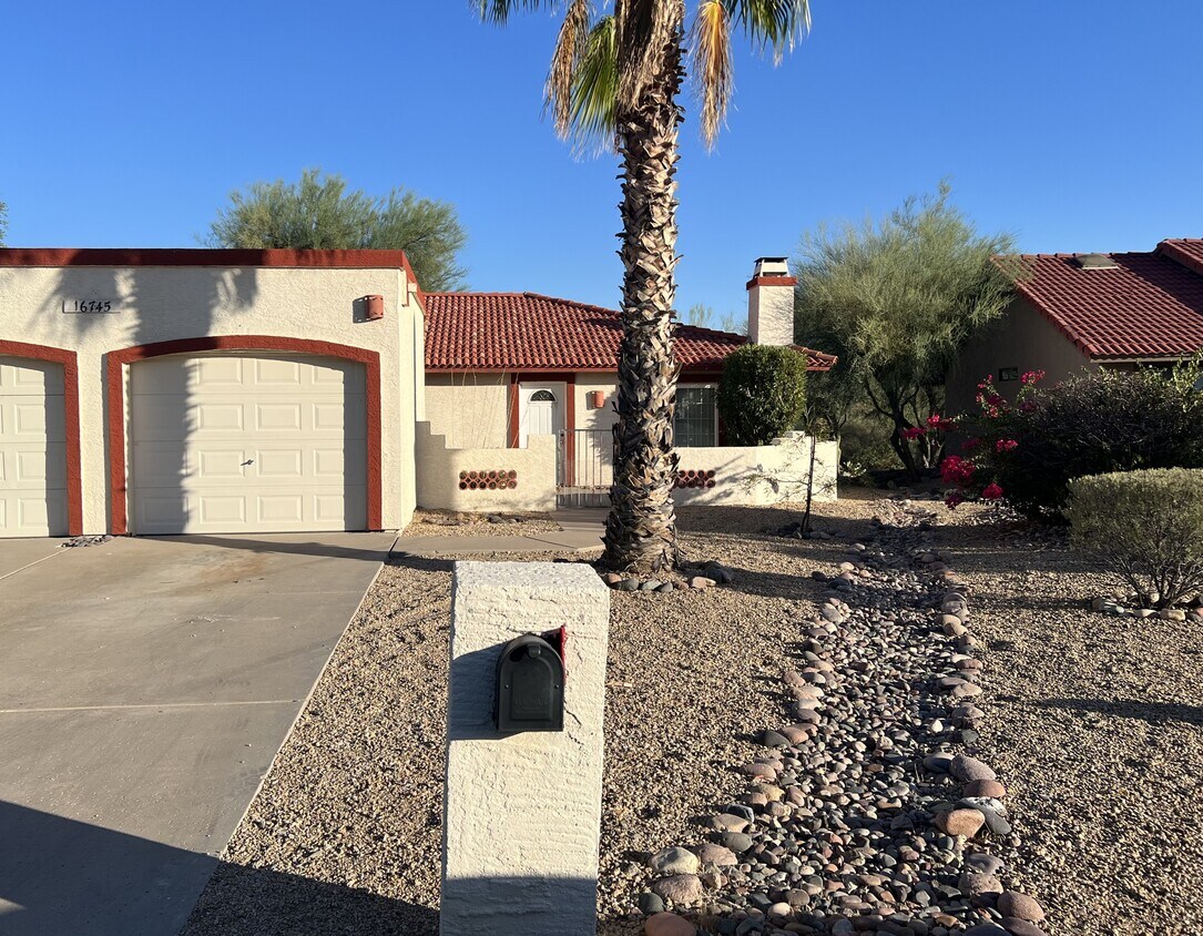 Primary Photo - 16745 E Ashbrook Dr