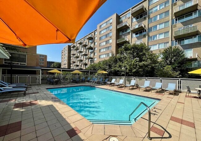 Foto del edificio - 355 I St SW
