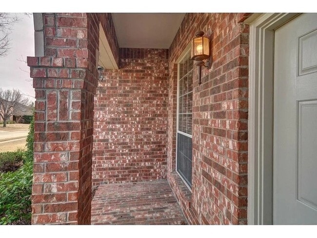 Building Photo - 7801 Roaring Ridge Dr