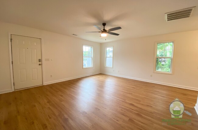 Photo - 12 McLeod St House