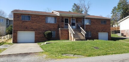 Building Photo - 149-149 Summers St