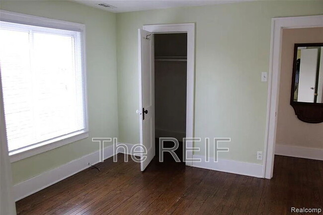 Foto del edificio - 7543 Lozier Ave