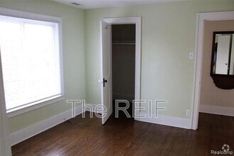 Building Photo - 7543 Lozier Ave