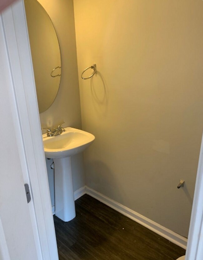 Building Photo - *11409 Oak Arbor Way