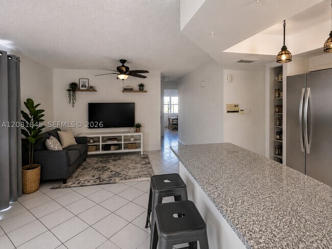 Building Photo - 10331 SW 135th Ct
