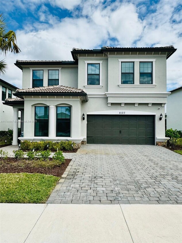 Foto principal - 8123 NW 78th St