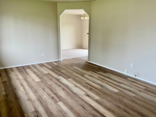 Building Photo - **$500 Move In Special** Newly Renovated 3...