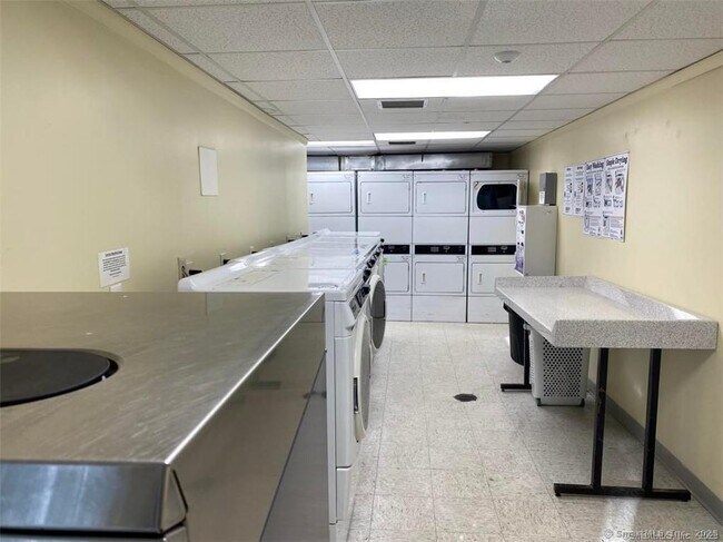 Foto del edificio - 7 Padanaram Rd