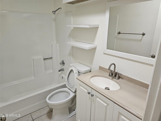 Foto del edificio - 633 W Southern Ave